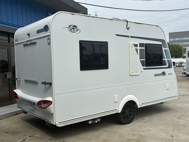 キャンピングカートレーラー