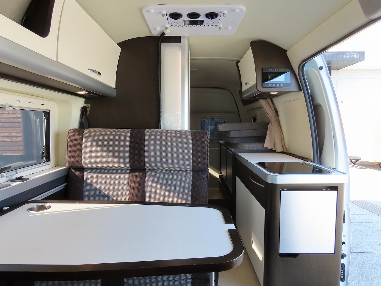 キャンピングカーバンコン