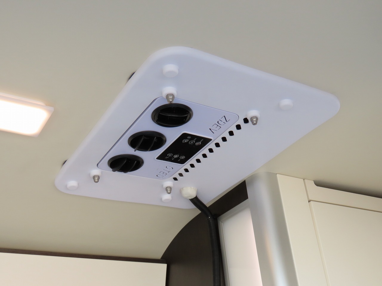 キャンピングカーバンコン