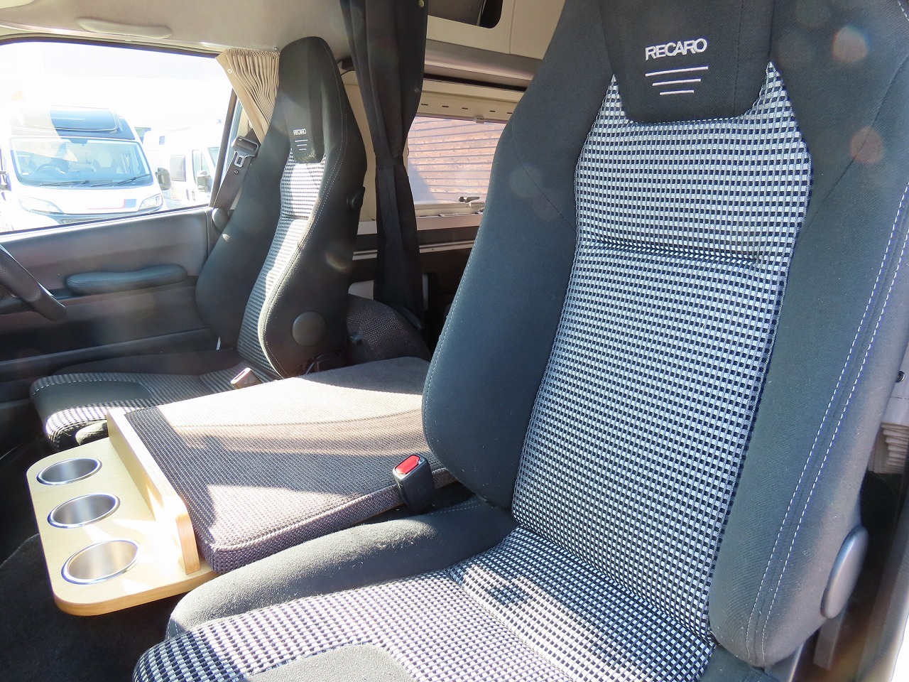 キャンピングカーバンコン