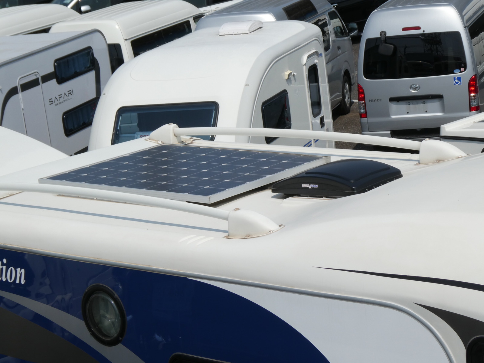 キャンピングカーキャブコン