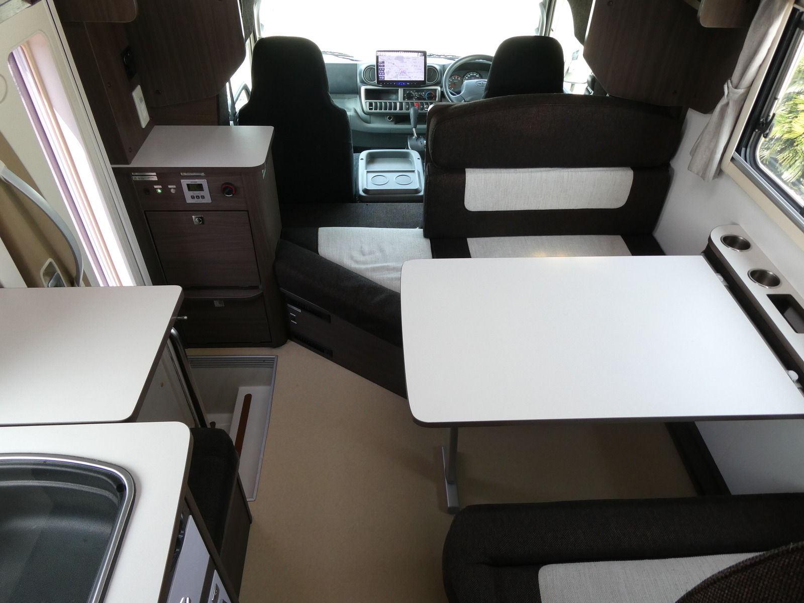 キャンピングカーキャブコン