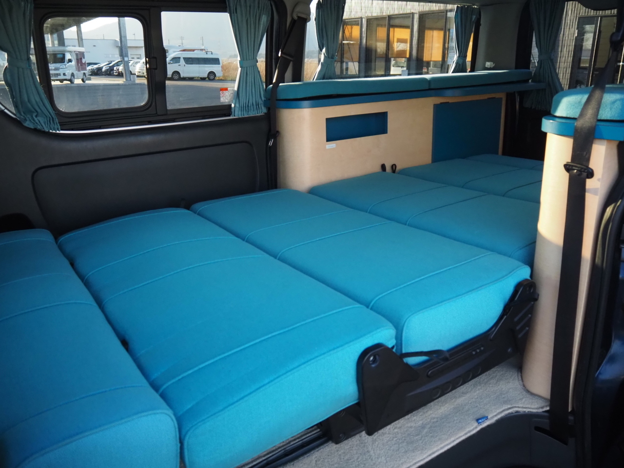 キャンピングカーバンコン