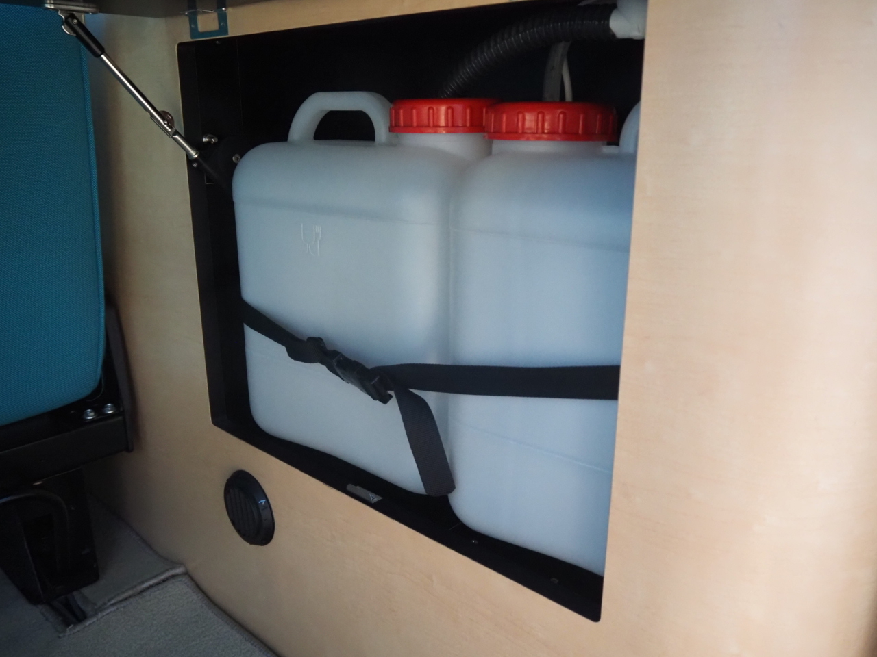 キャンピングカーバンコン