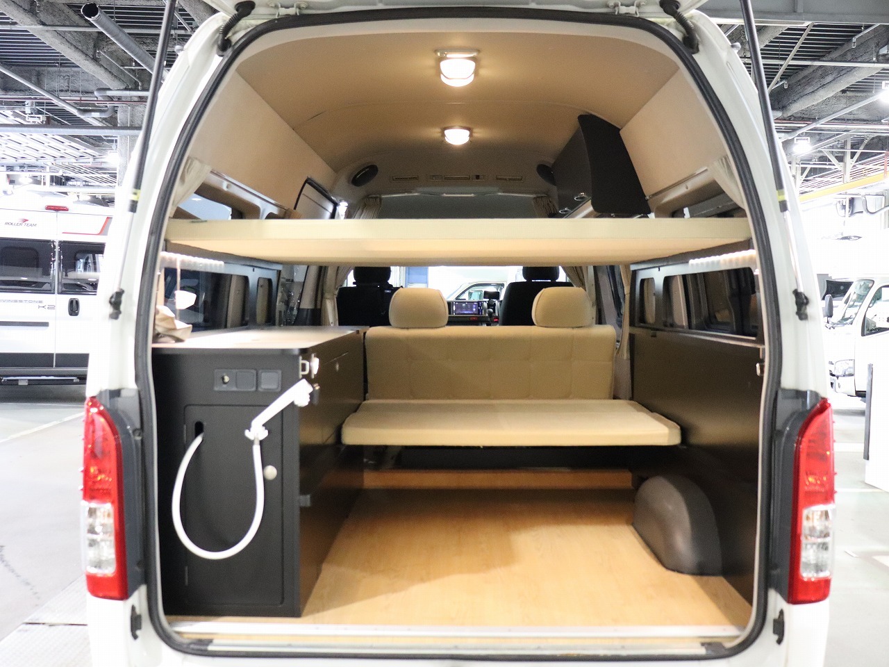 キャンピングカーバンコン