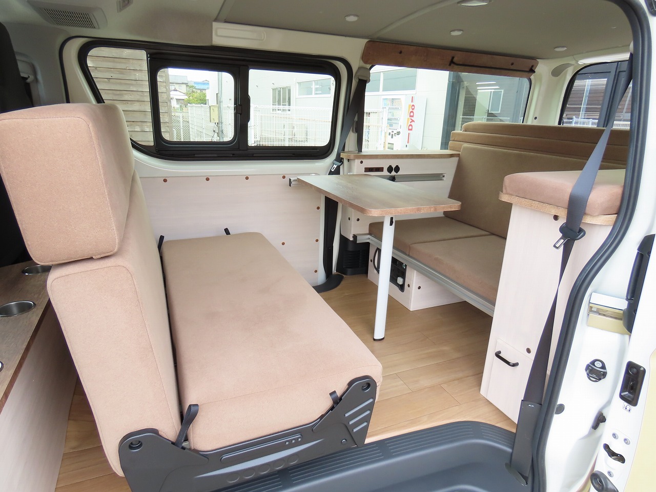 キャンピングカーバンコン