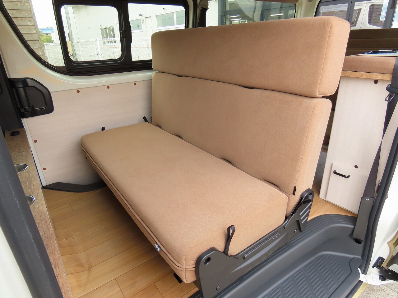 キャンピングカーバンコン