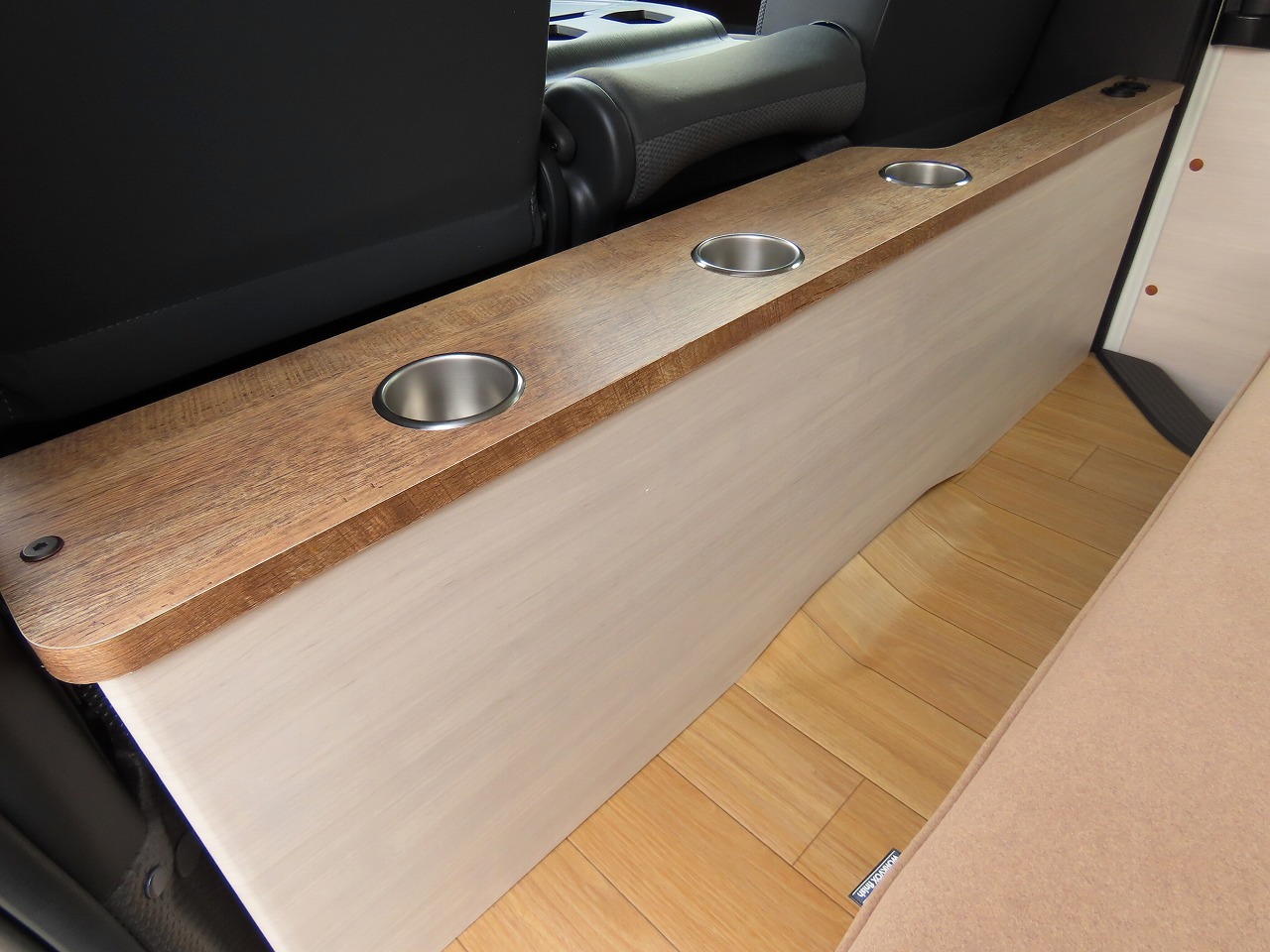 キャンピングカーバンコン