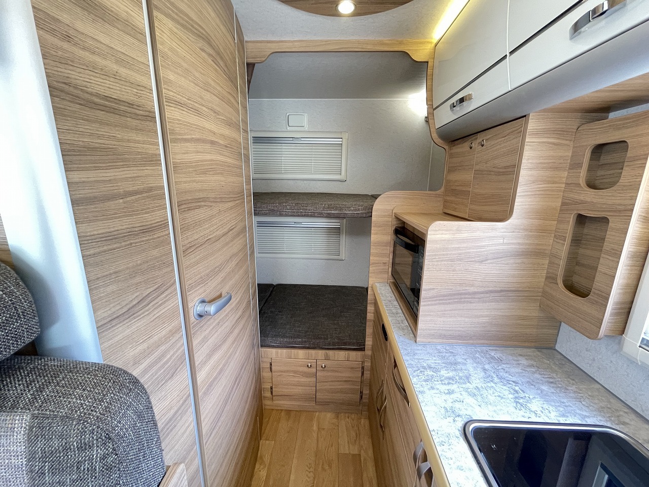 キャンピングカーキャブコン