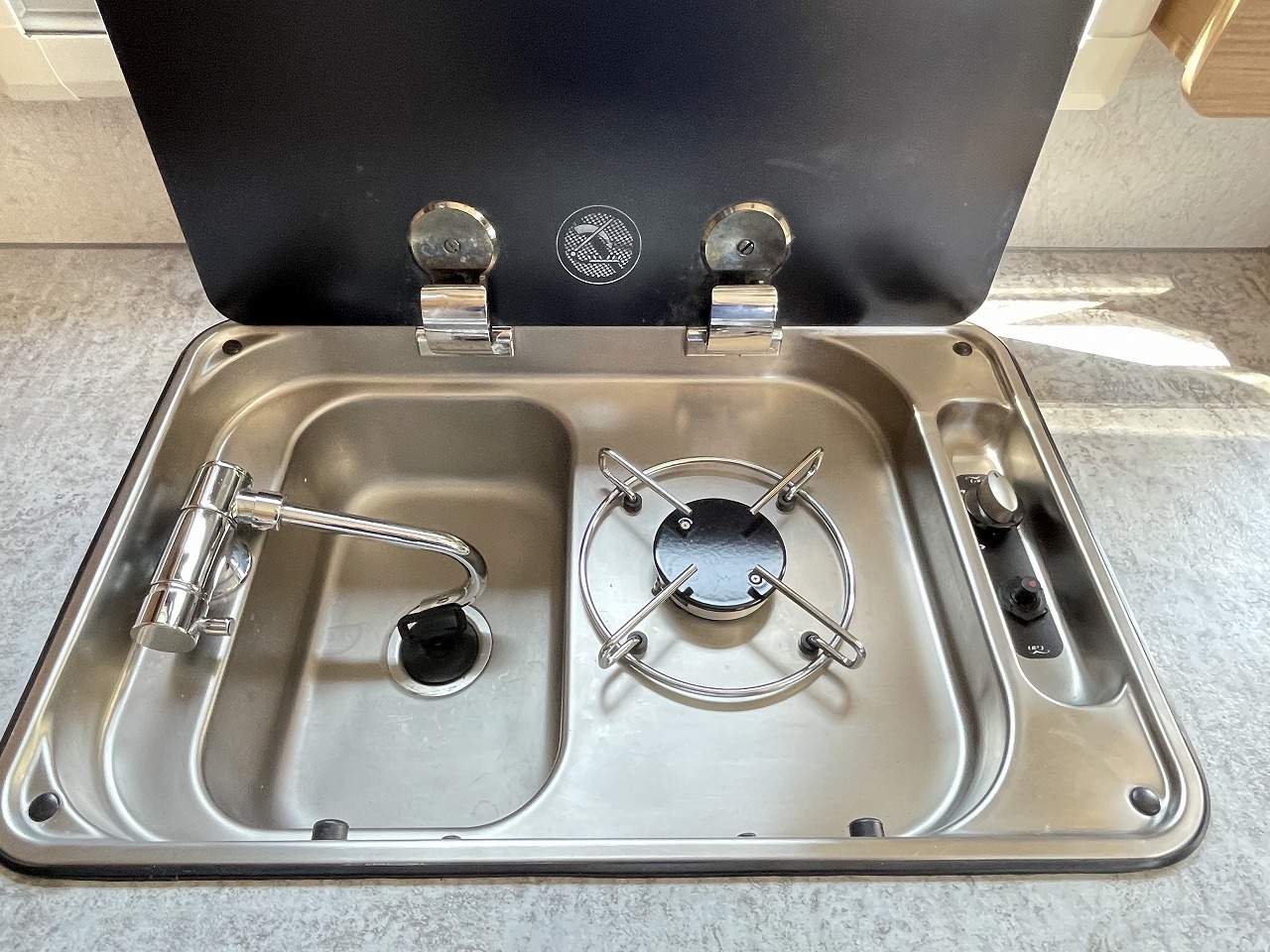 キャンピングカーキャブコン