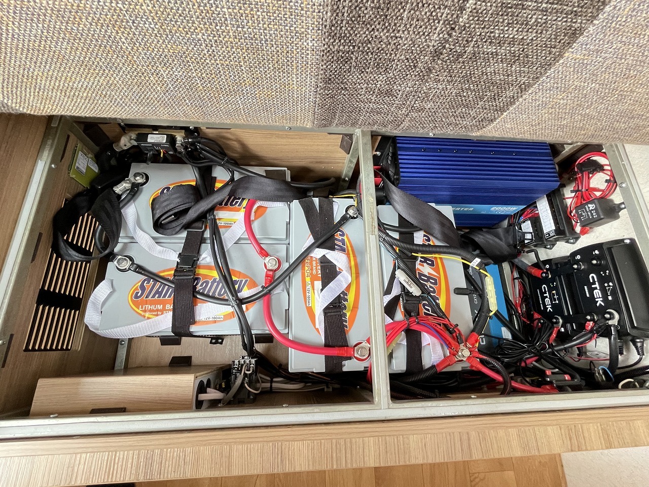 キャンピングカーキャブコン