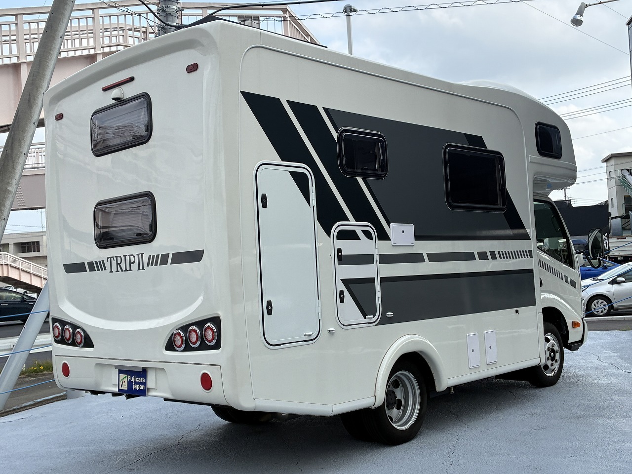 キャンピングカーキャブコン