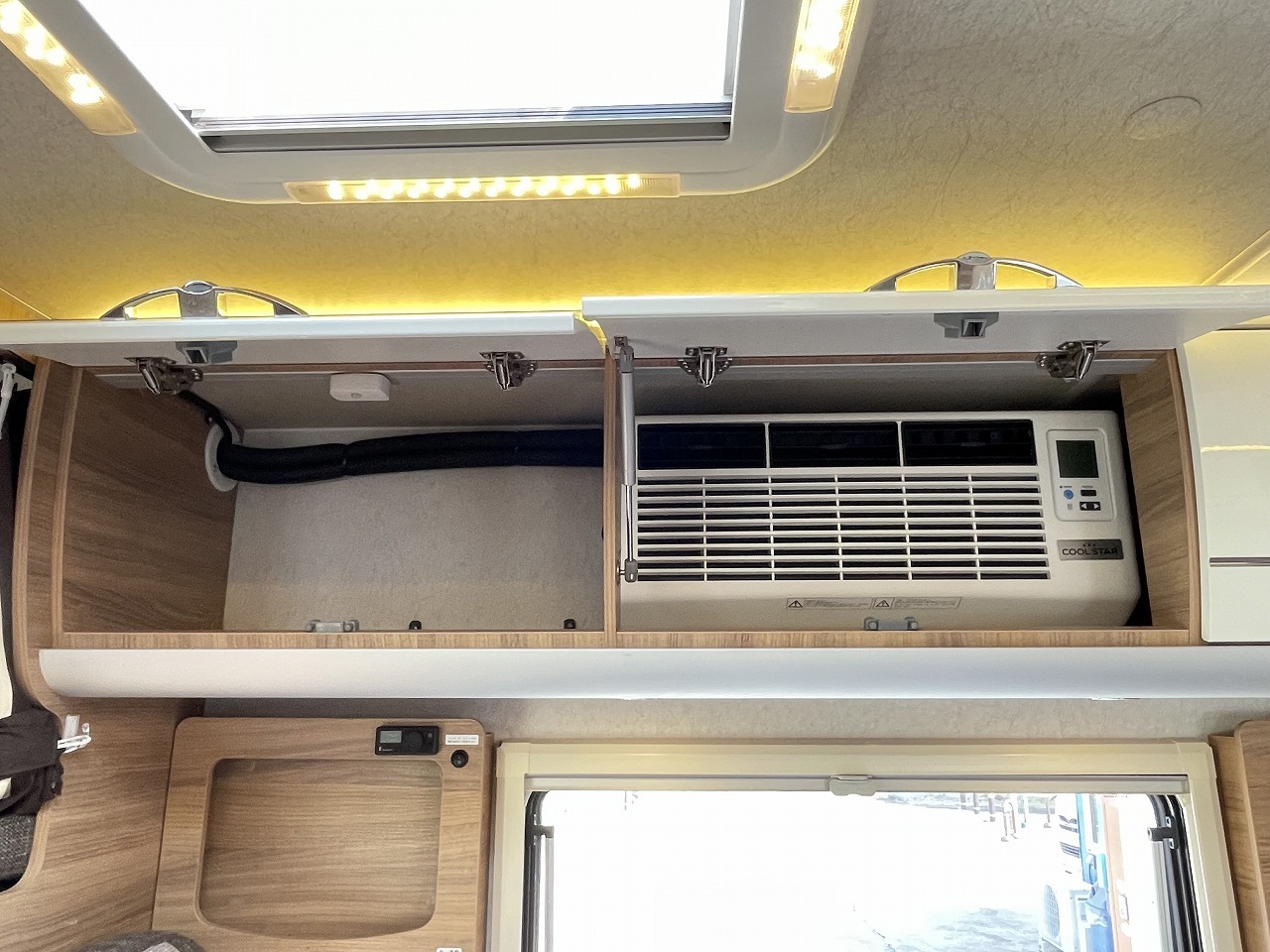 キャンピングカーキャブコン