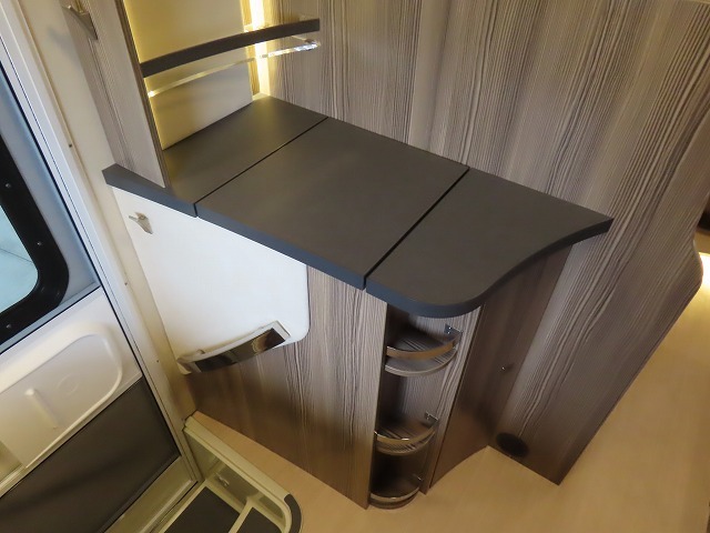 キャンピングカーキャブコン