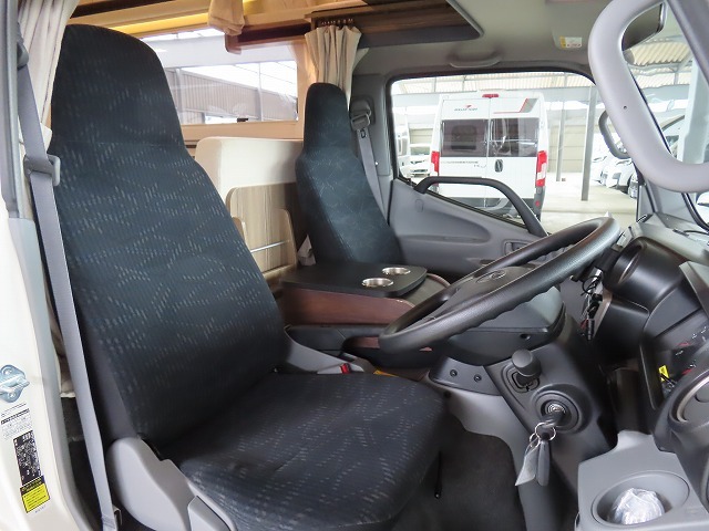 キャンピングカーキャブコン