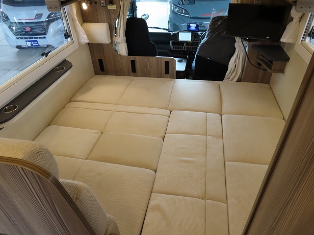 キャンピングカーキャブコン