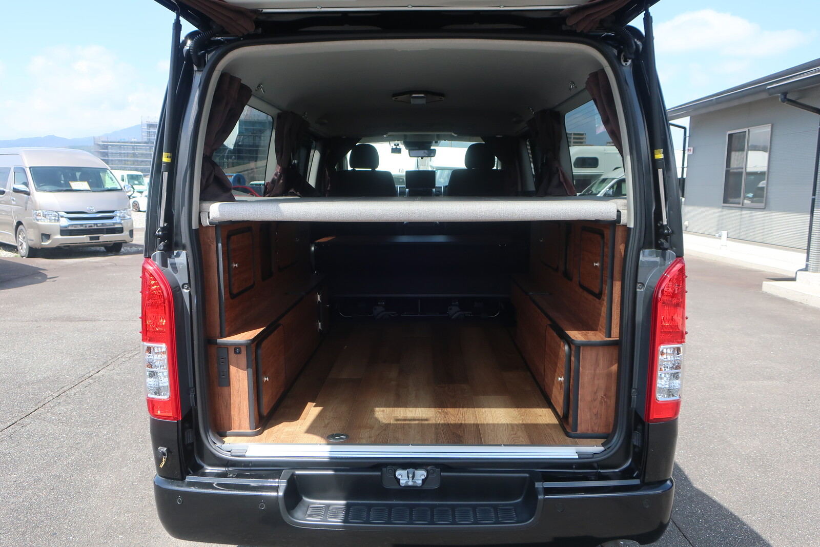 キャンピングカーバンコン