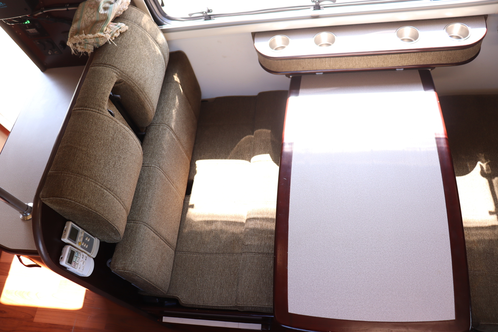 キャンピングカーキャブコン