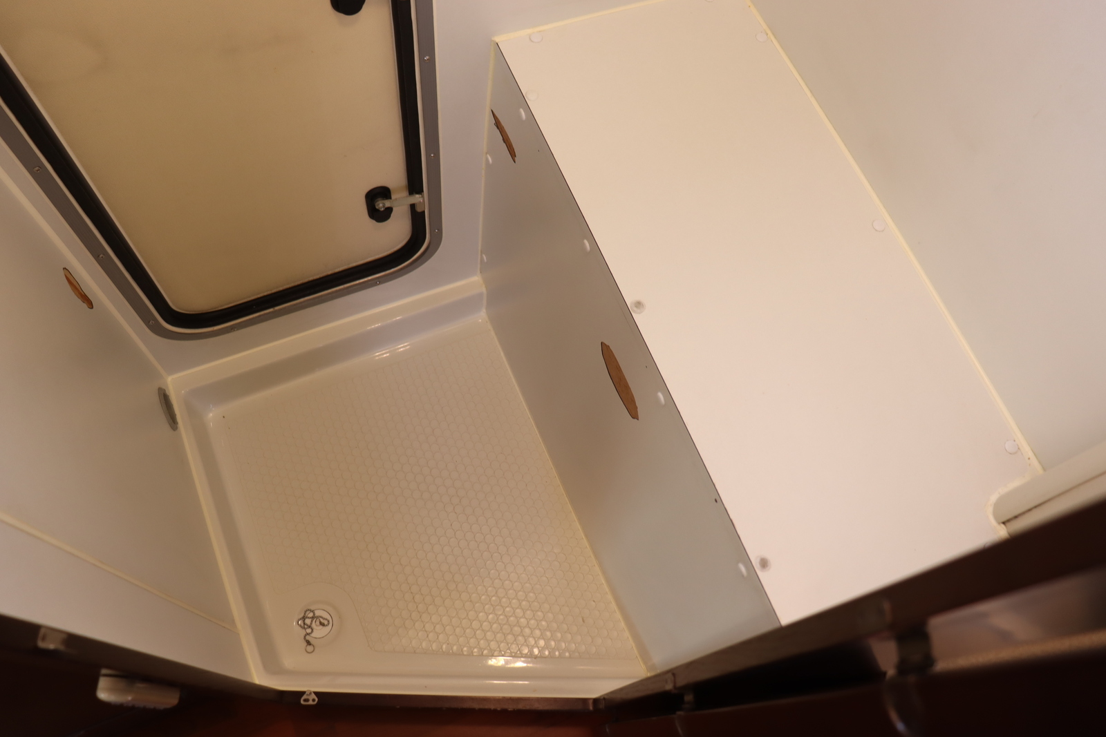 キャンピングカーキャブコン