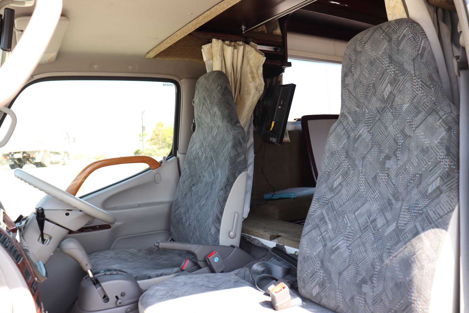 キャンピングカーキャブコン