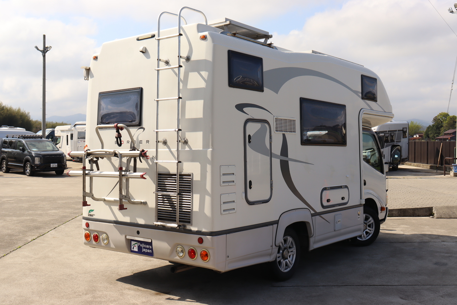 キャンピングカーキャブコン