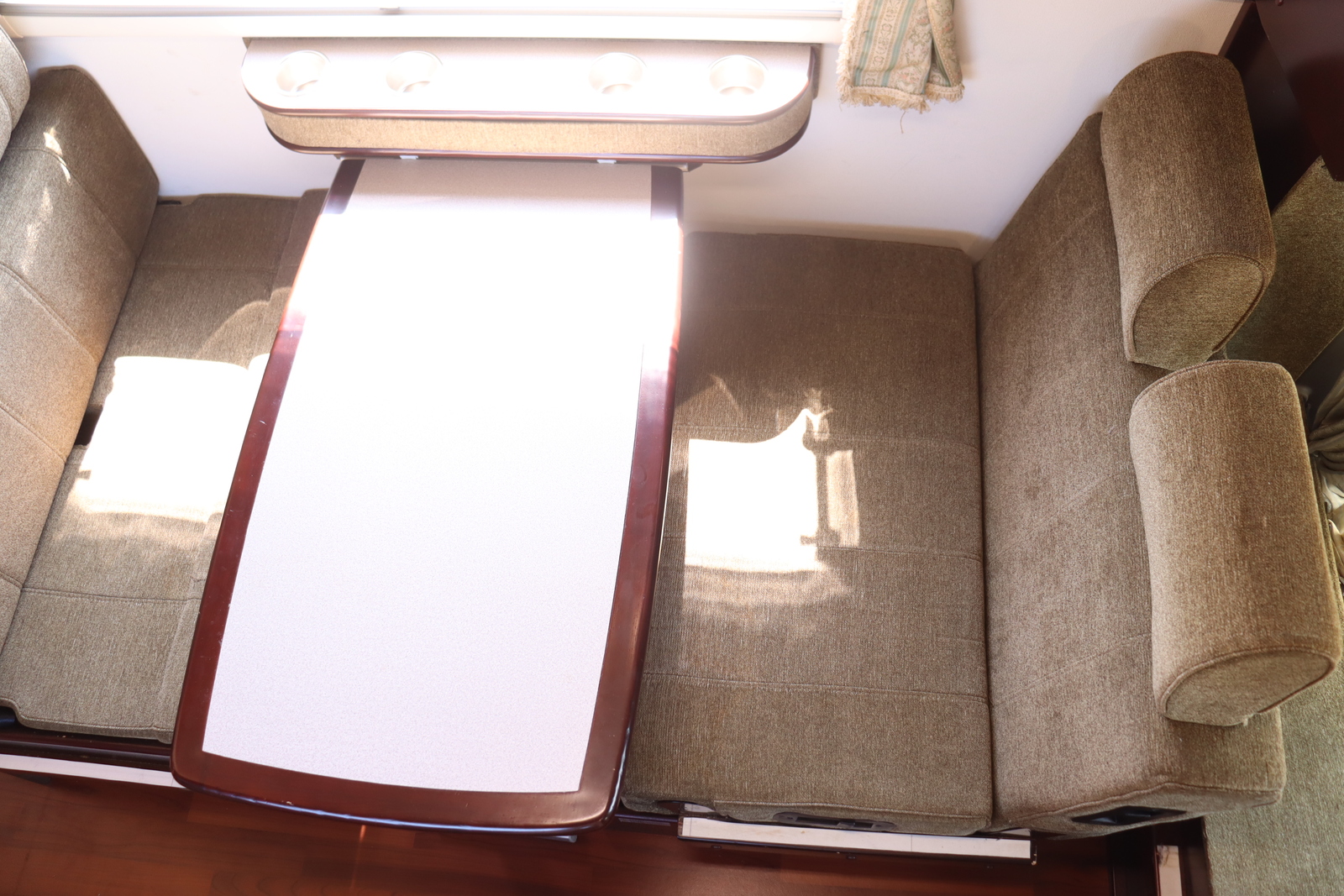 キャンピングカーキャブコン