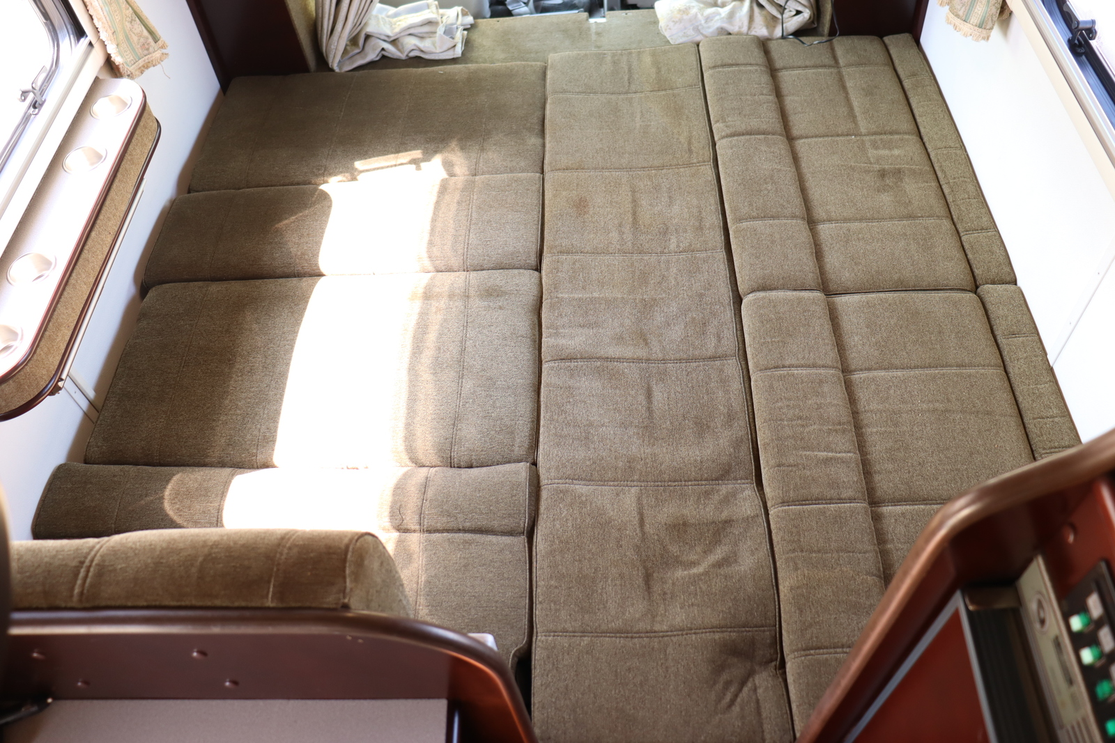 キャンピングカーキャブコン