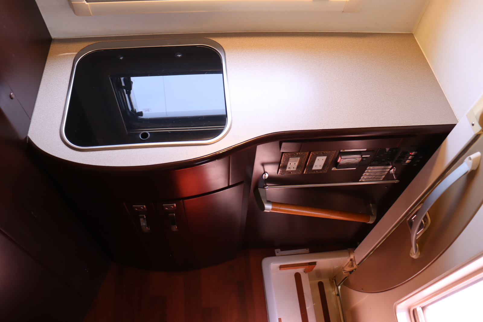 キャンピングカーキャブコン