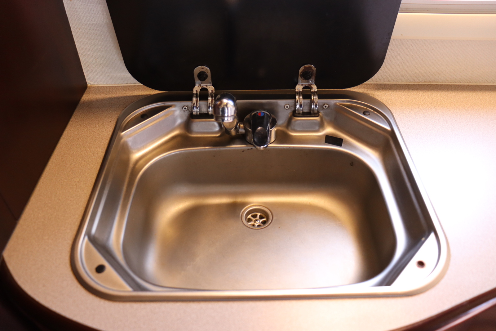 キャンピングカーキャブコン