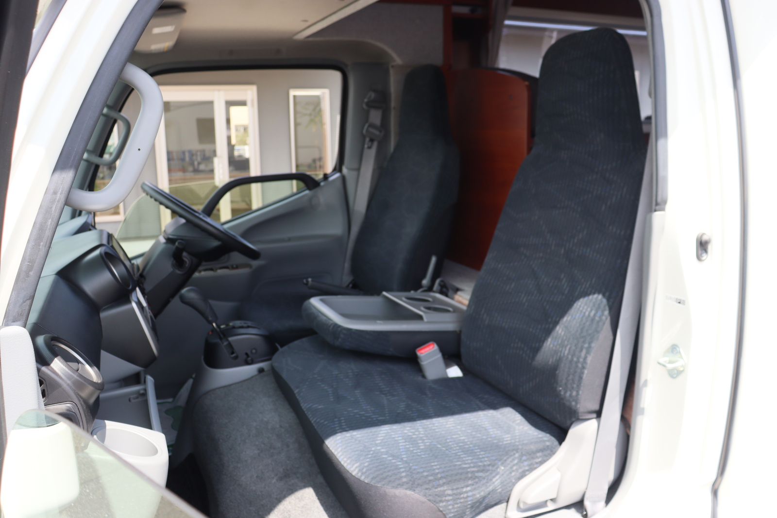 キャンピングカーキャブコン