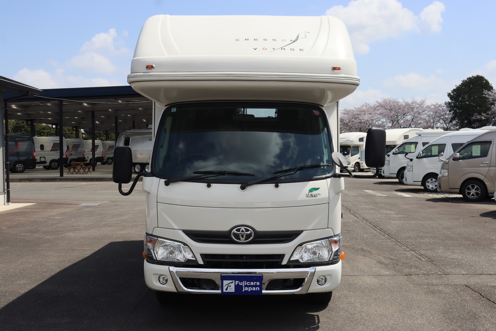 キャンピングカーキャブコン