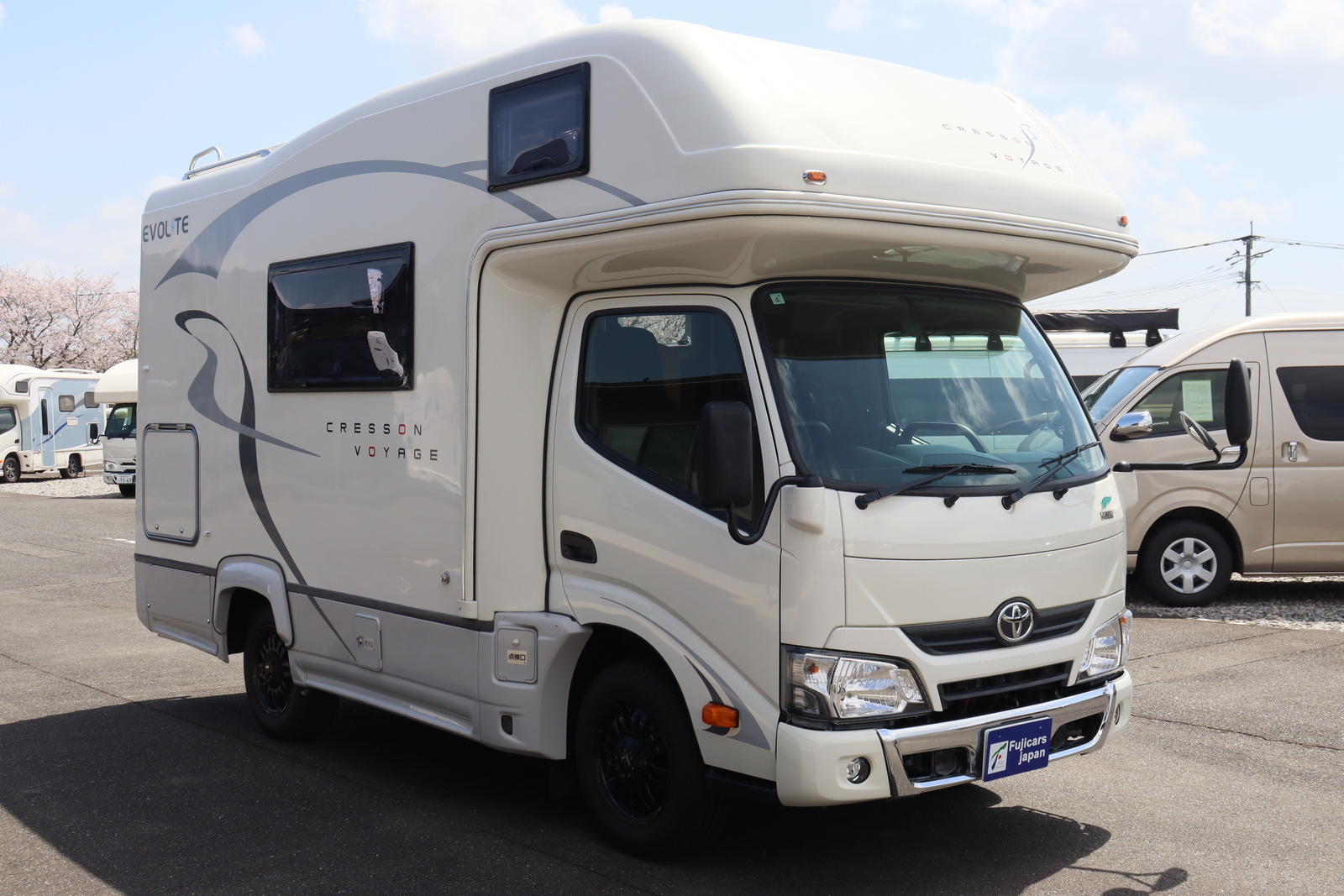 キャンピングカーキャブコン