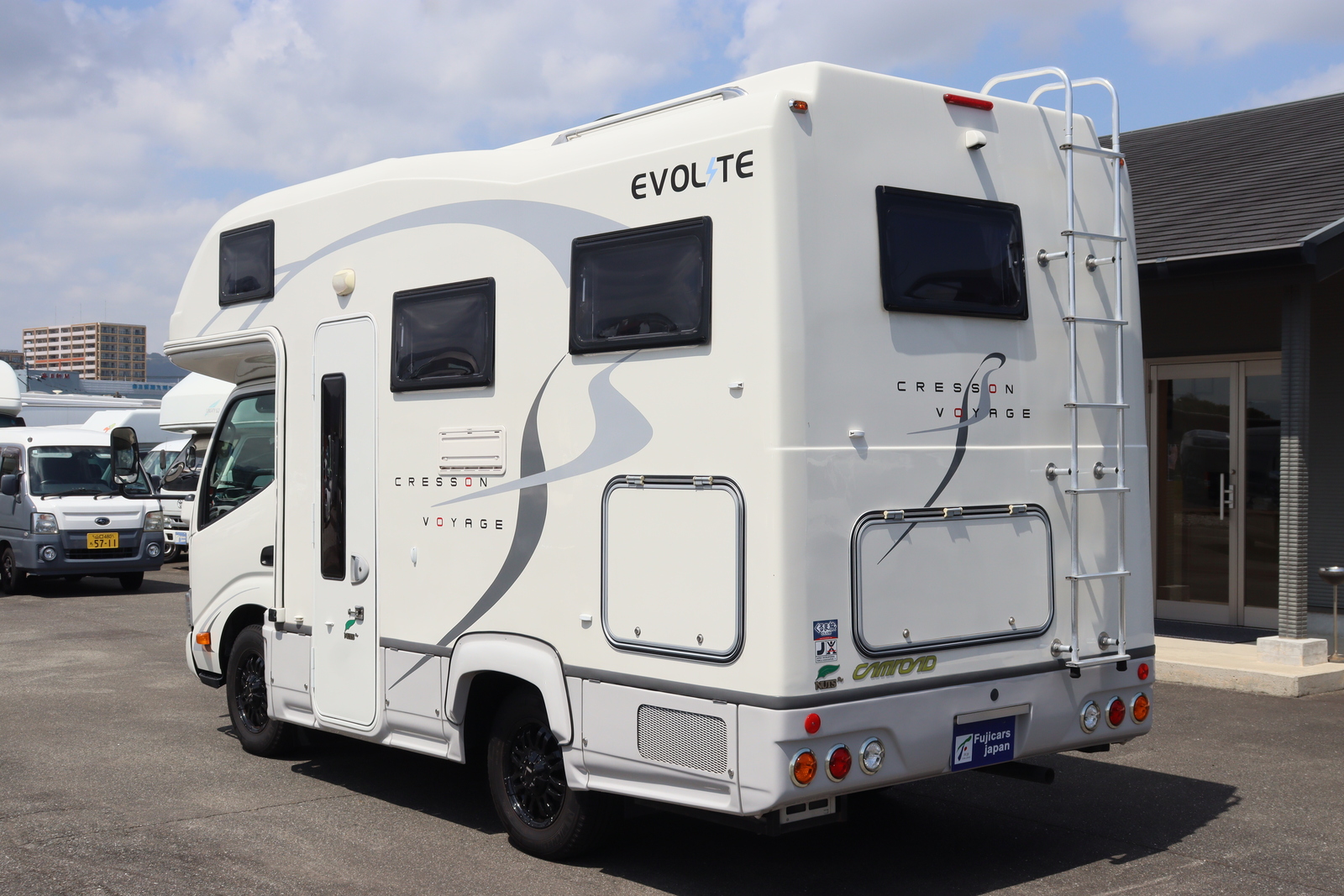 キャンピングカーキャブコン