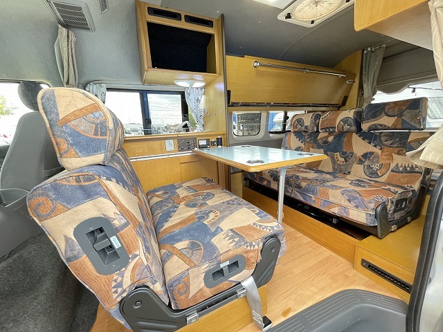 キャンピングカーバンコン