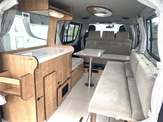 キャンピングカーバンコン