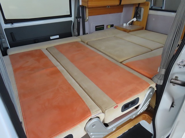 キャンピングカーバンコン