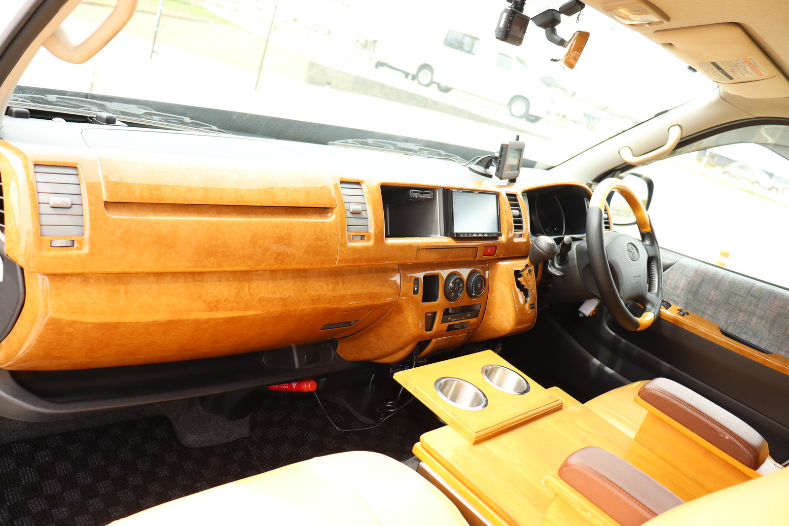 キャンピングカーバンコン