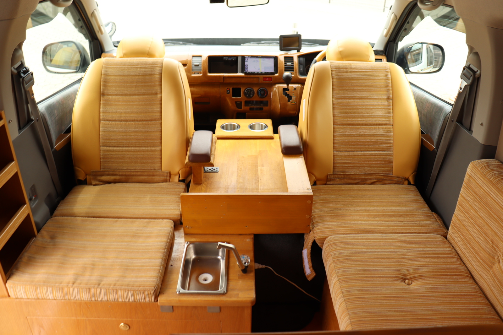 キャンピングカーバンコン