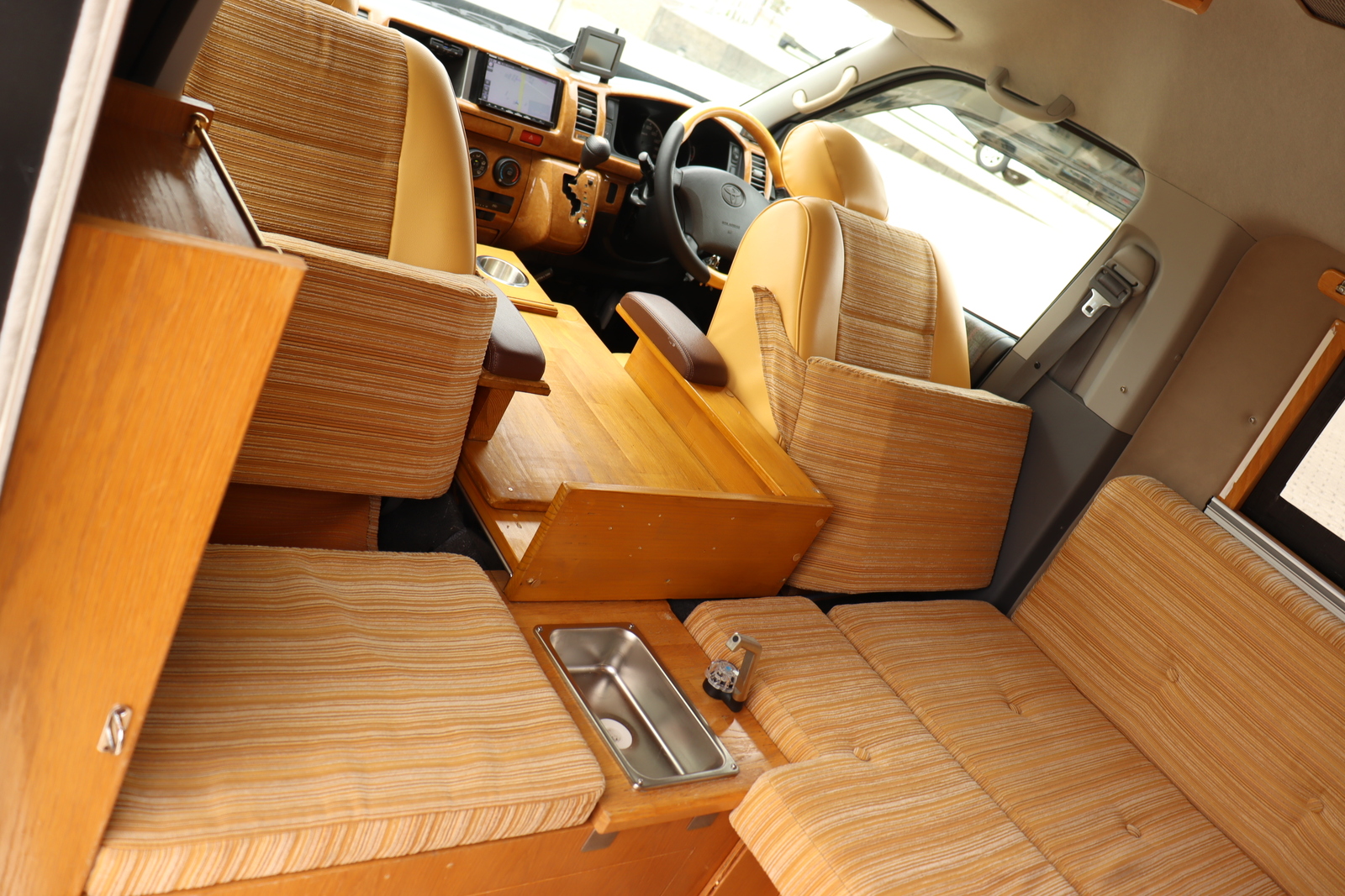 キャンピングカーバンコン