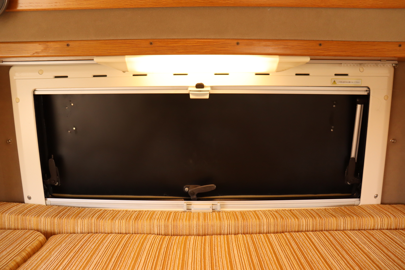 キャンピングカーバンコン