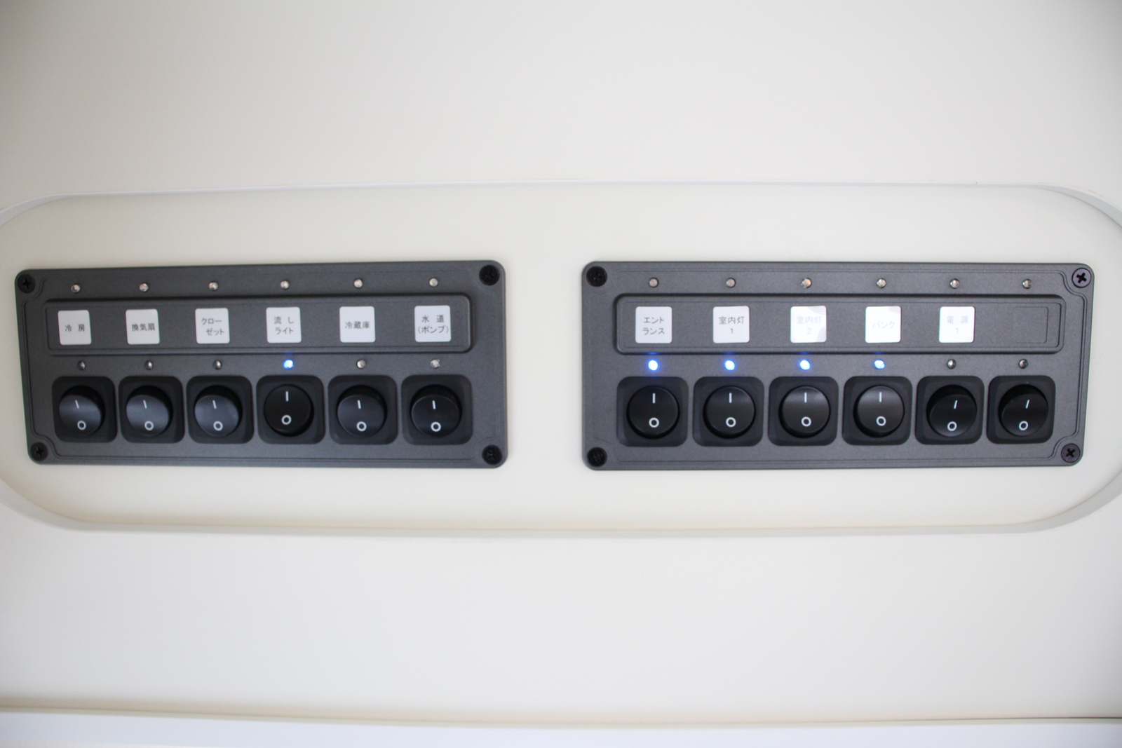 キャンピングカーキャブコン