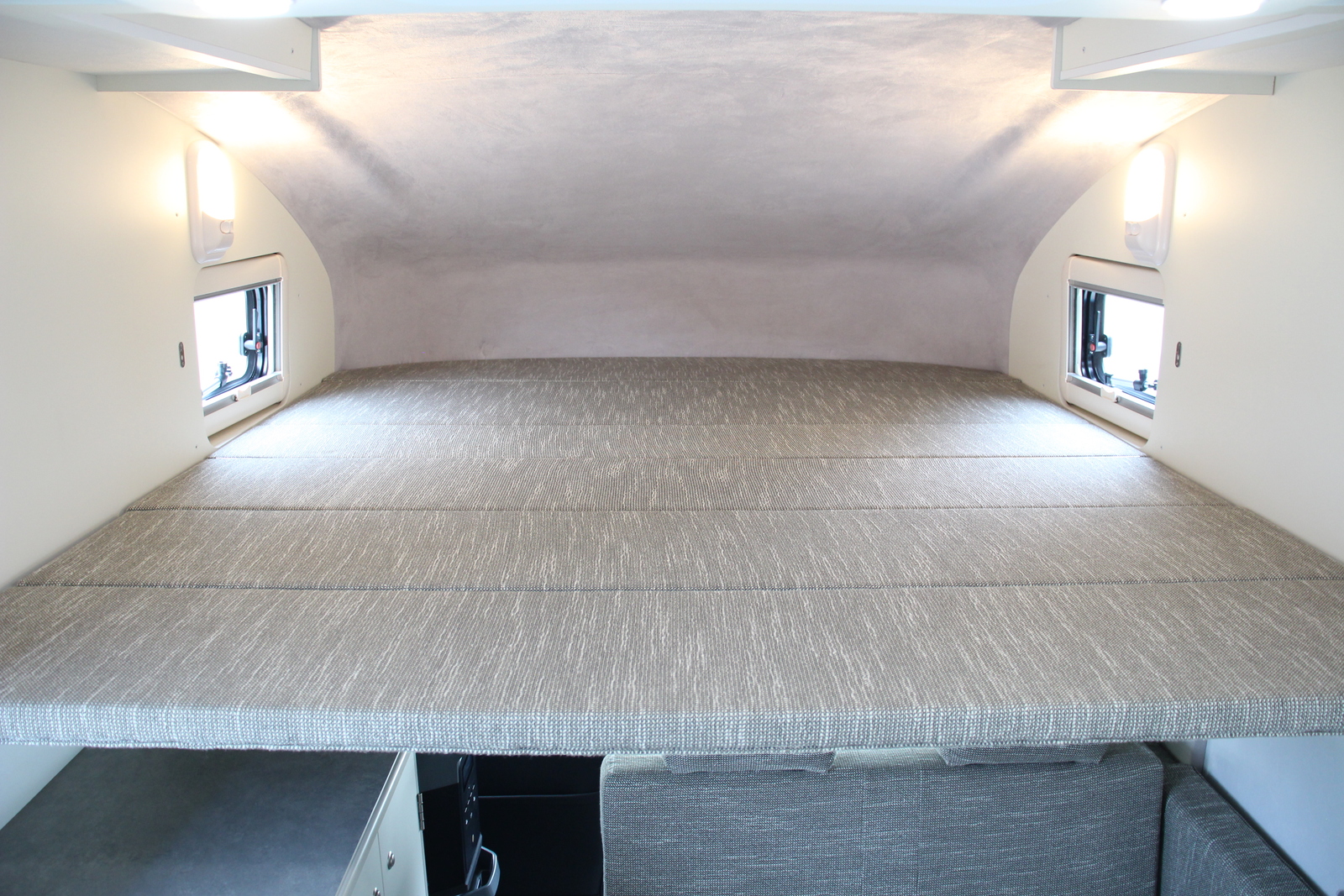 キャンピングカーキャブコン