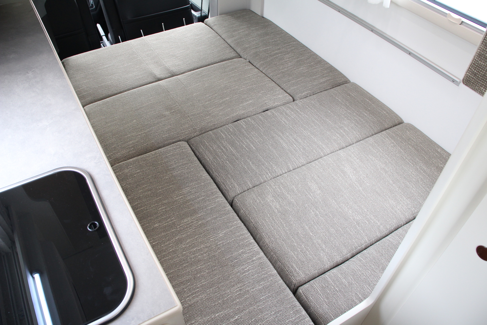 キャンピングカーキャブコン