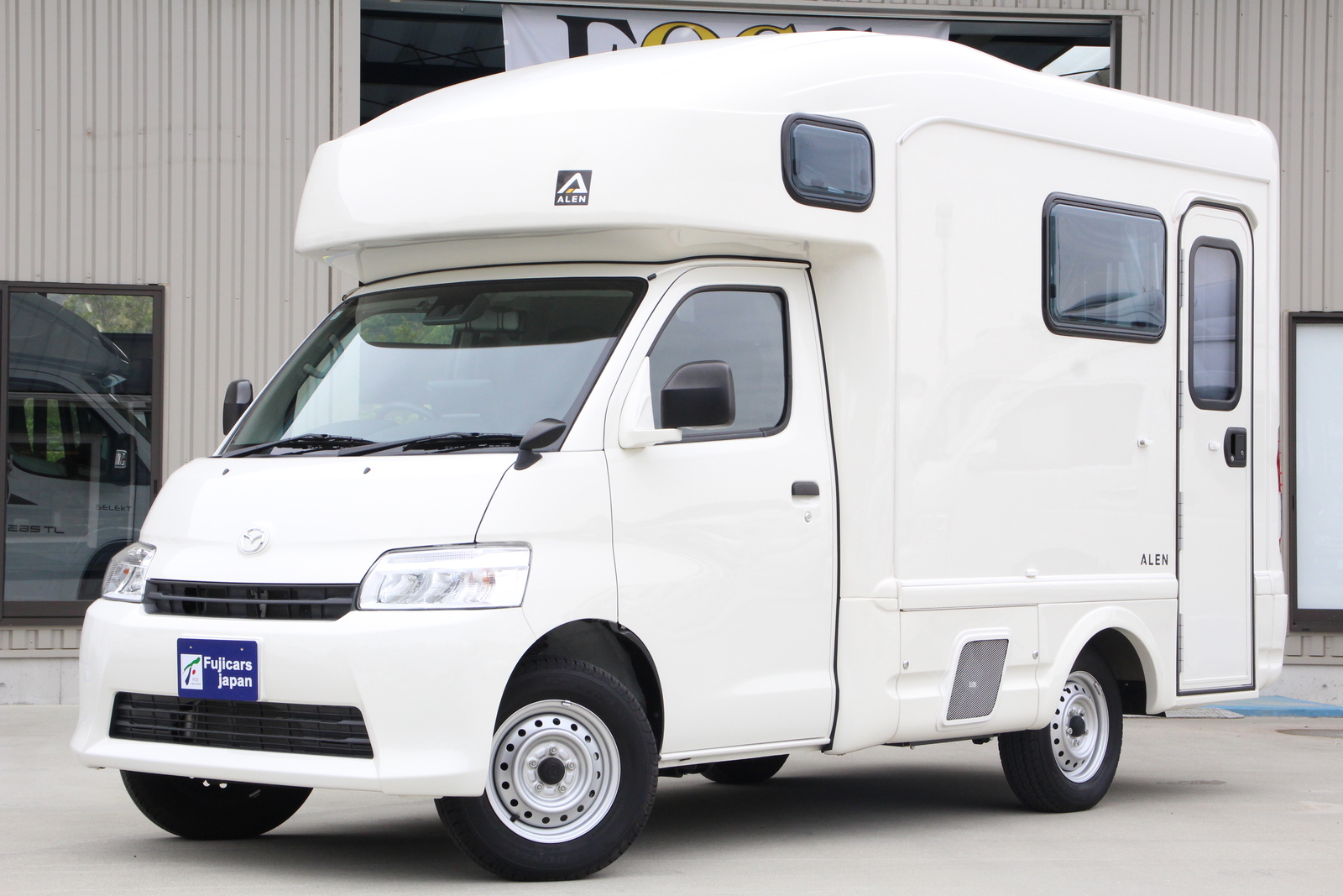 キャンピングカーキャブコン