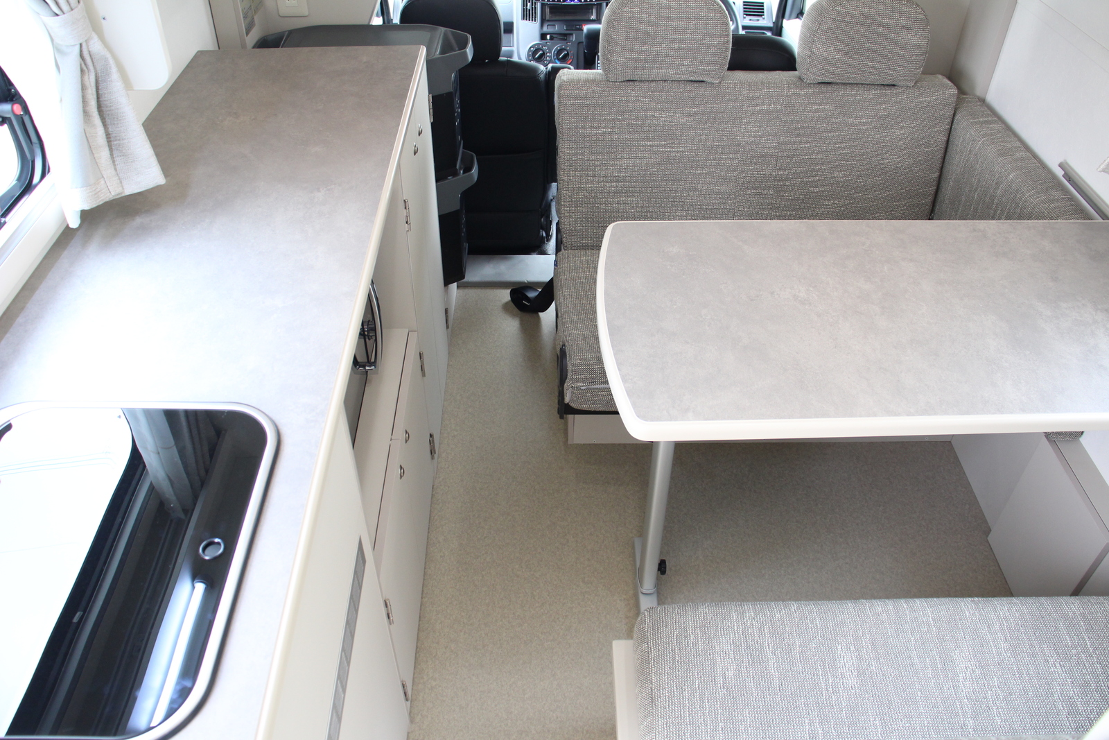 キャンピングカーキャブコン