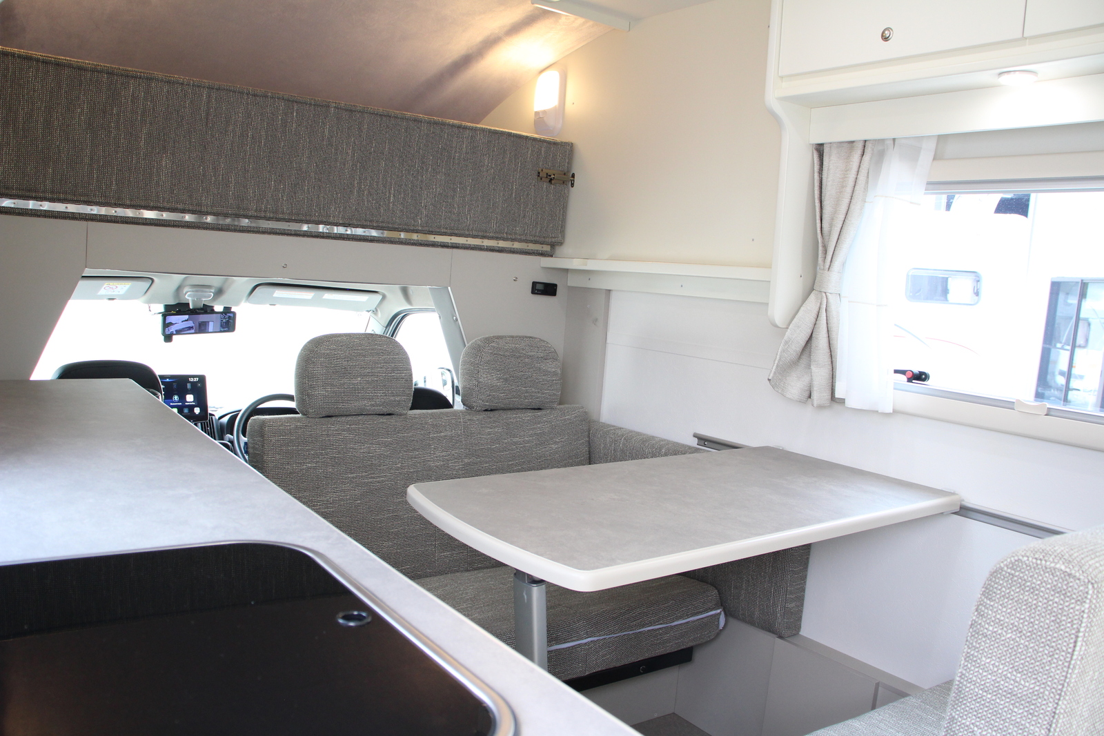 キャンピングカーキャブコン