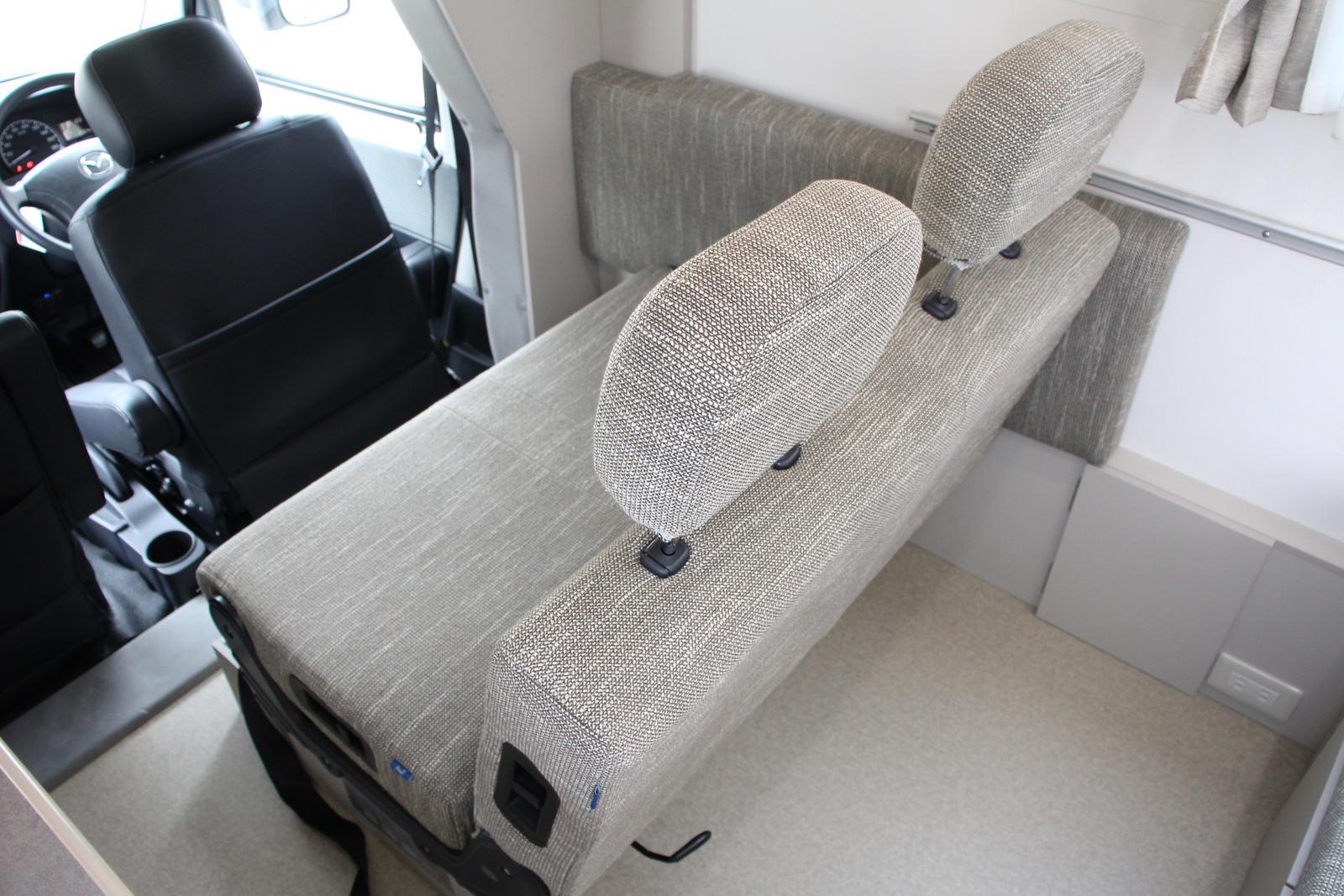 キャンピングカーキャブコン