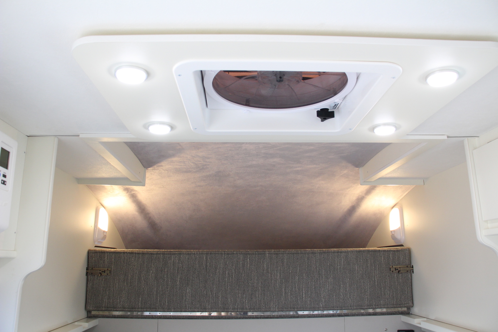 キャンピングカーキャブコン