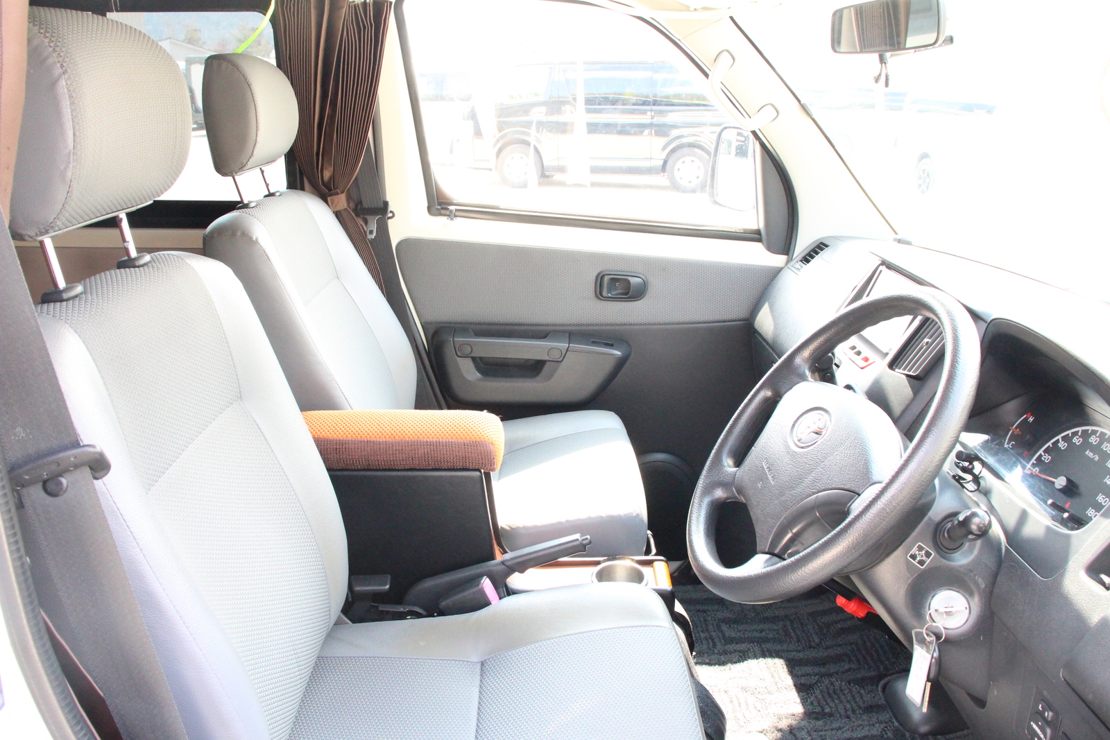 キャンピングカーバンコン