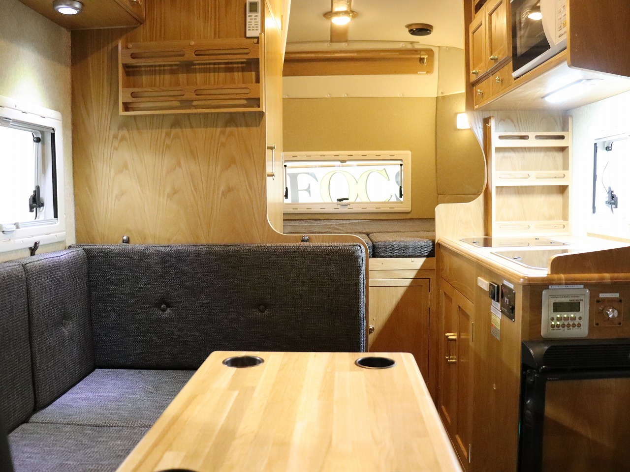 キャンピングカーキャブコン